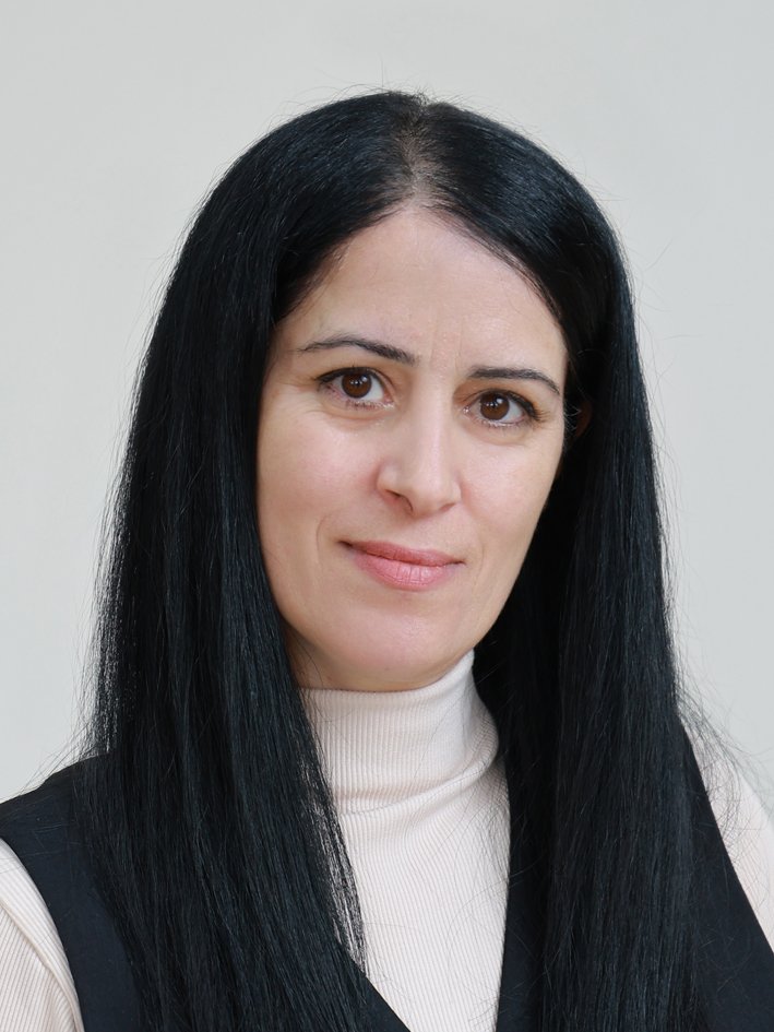 Ալավերդյան Աննա դասվար